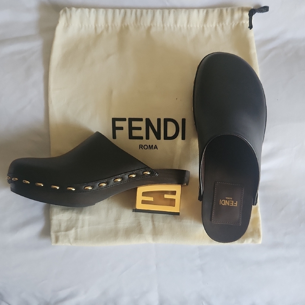 Fendi Black Loas Sleek Slip-Ons